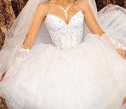 Продам свадебное платье (белое из фатина)