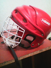 продам хоккейный шлем